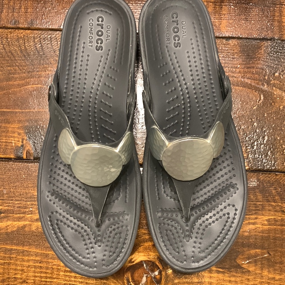 Dual CROCS Comfort Sandals, Women’s Size 9 in Excellent Condition